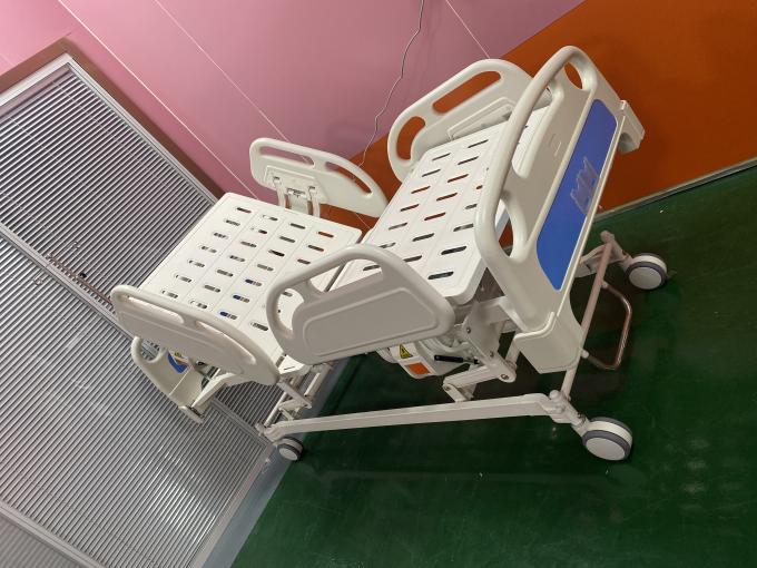 Oddział OIOM Trzyfunkcyjne elektryczne łóżka szpitalne Niebieskie białe 1