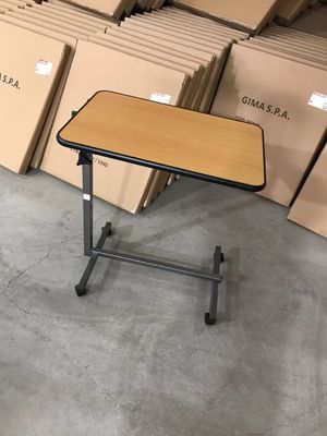 Odchylana powierzchnia 700 mm 1010 mm Taca na łóżko szpitalne Stół nad łóżkiem Stół do jedzenia