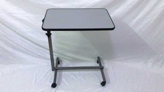 Pacjenci na łóżku szpitalnym Stolik z kółkami o wymiarach 700 mm x 1010 mm